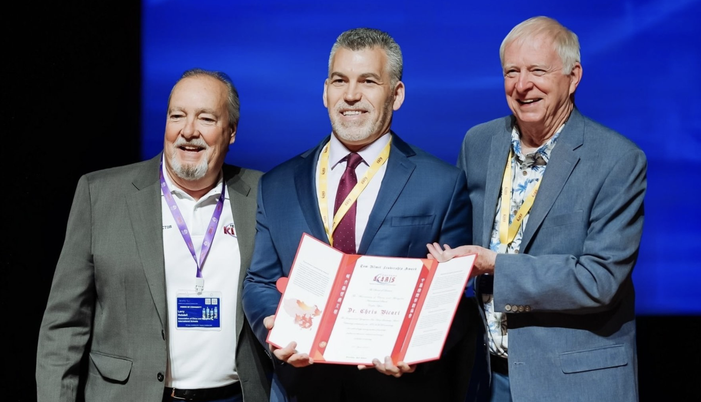 TOM ULMET LEADERSHIP AWARD