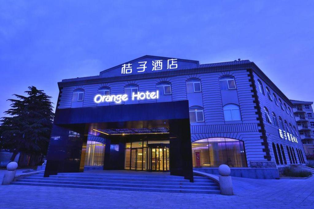 Orange hotel